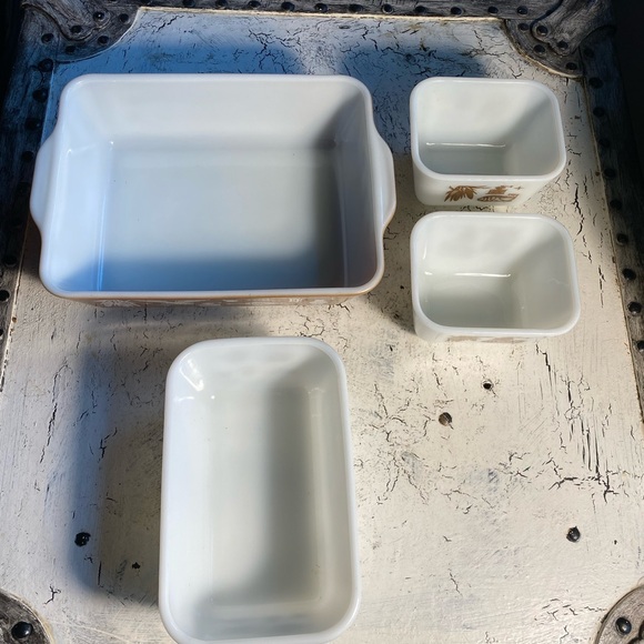 Pyrex Americana set of 4 Refrigerator Boxes - Picture 6 of 12